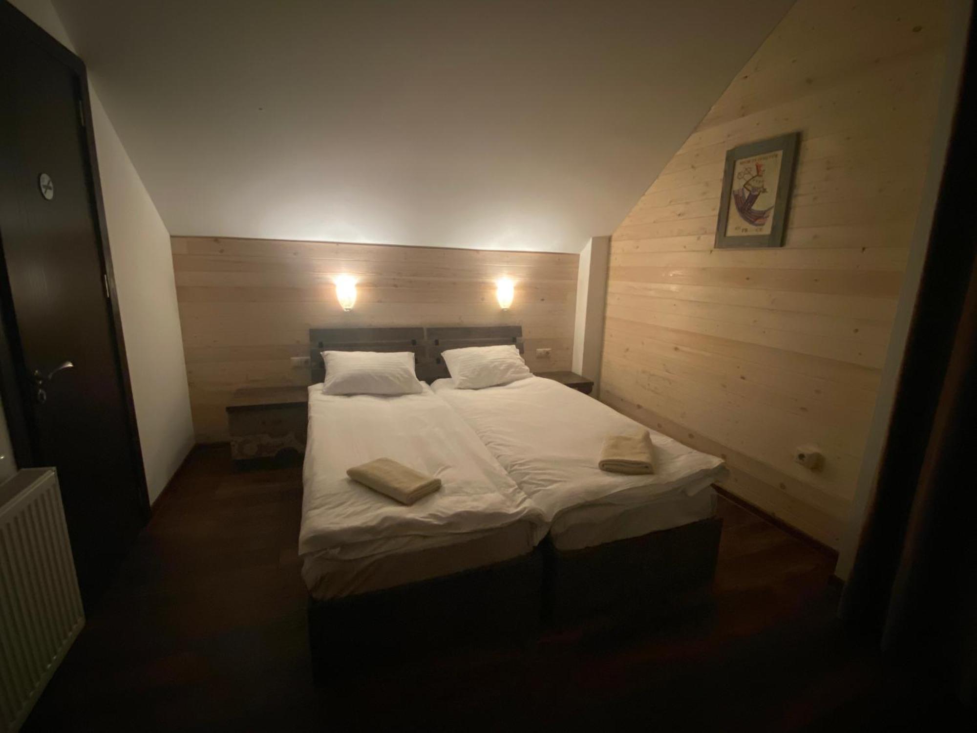 Mountain Cricket Chalets And Apartments 구다우리 객실 사진