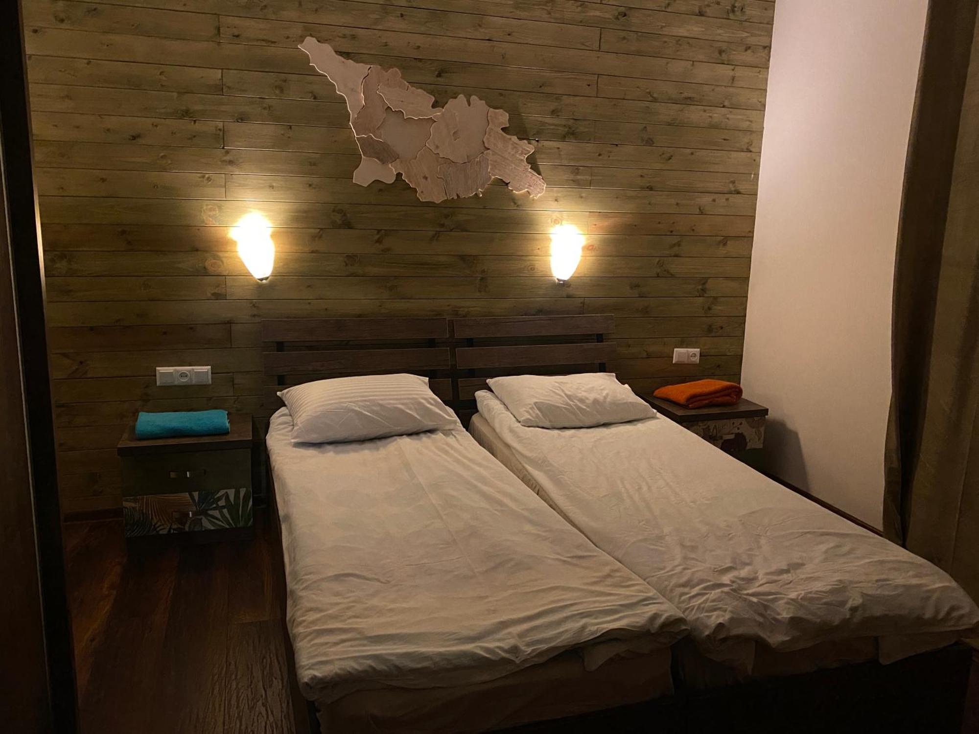 Mountain Cricket Chalets And Apartments 구다우리 외부 사진
