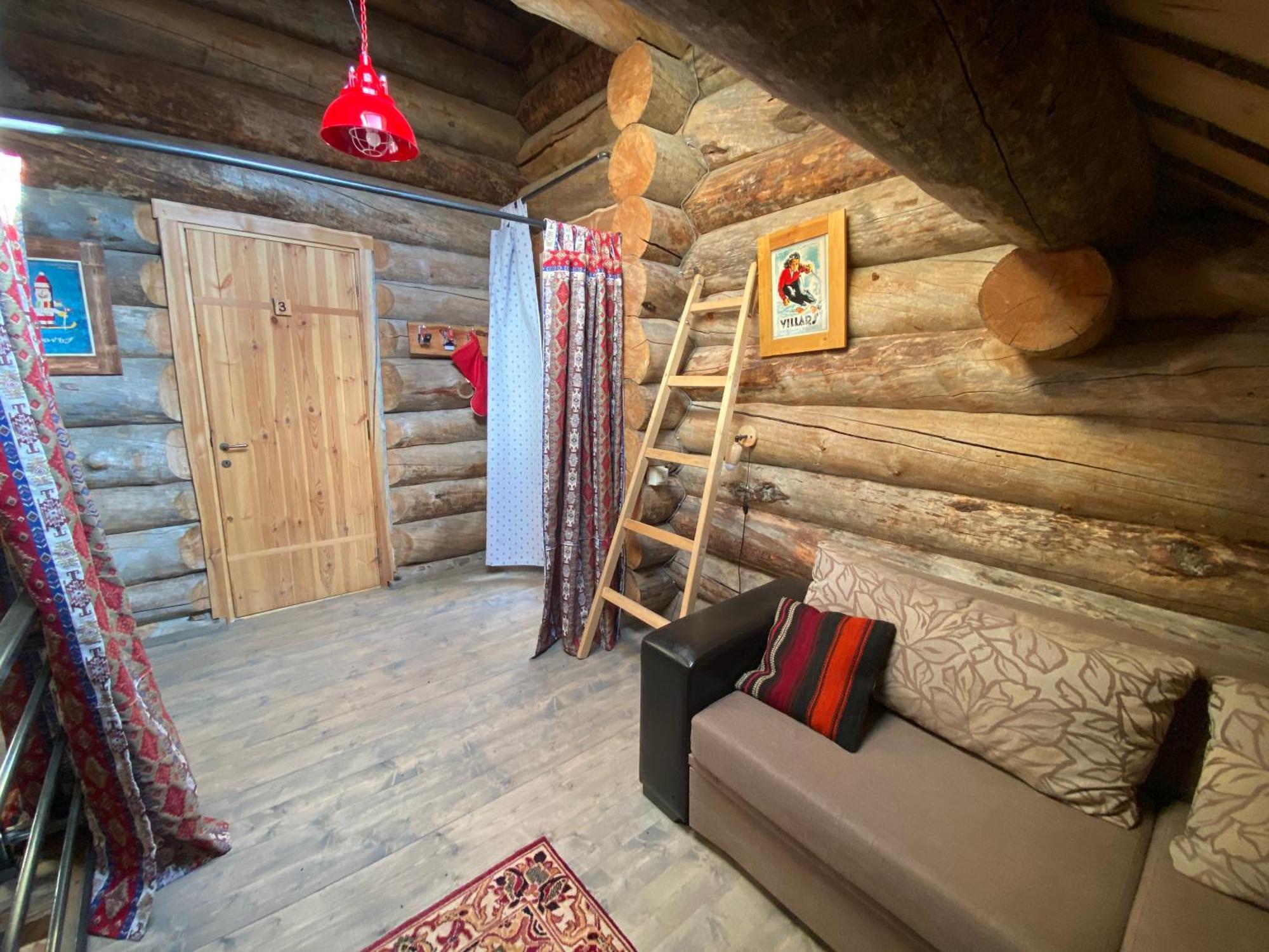 Mountain Cricket Chalets And Apartments 구다우리 객실 사진