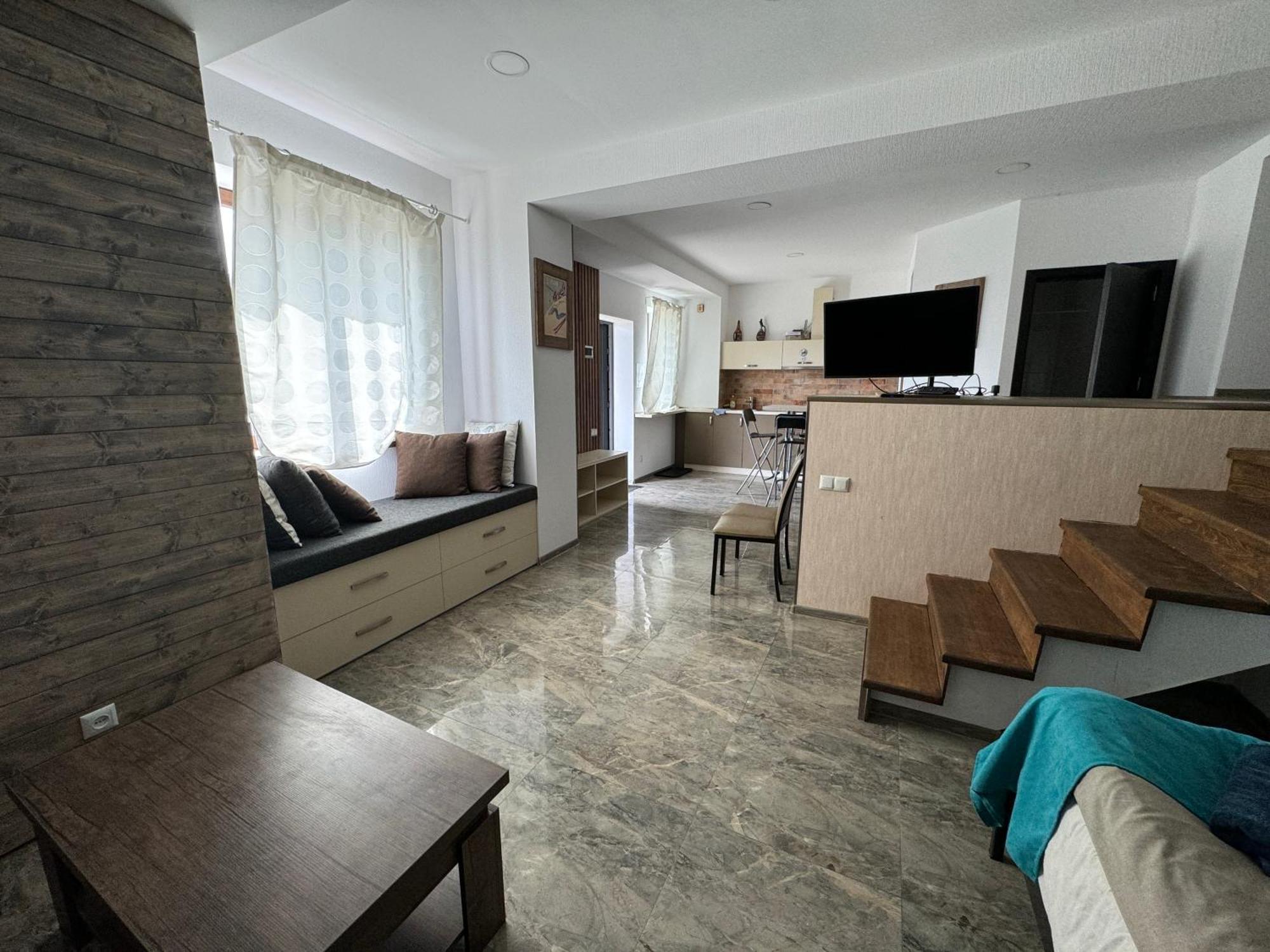 Mountain Cricket Chalets And Apartments 구다우리 객실 사진