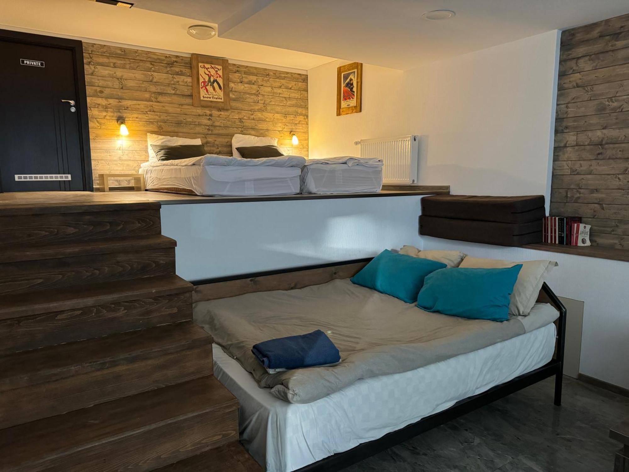 Mountain Cricket Chalets And Apartments 구다우리 외부 사진