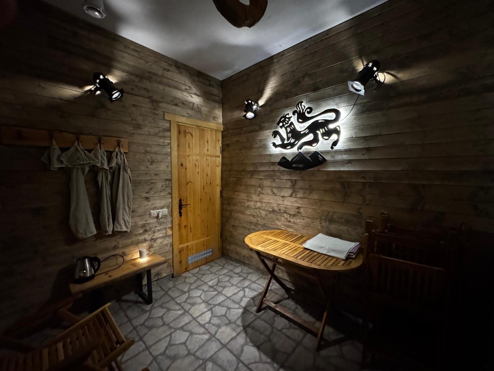 Mountain Cricket Chalets And Apartments 구다우리 외부 사진